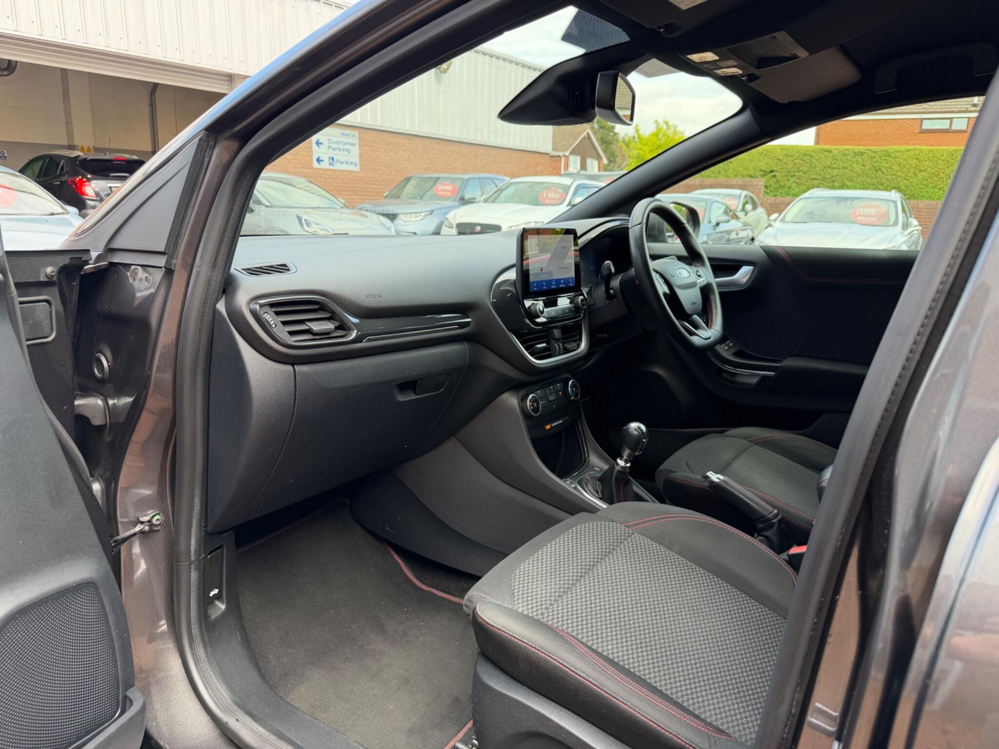 Ford Puma view 8