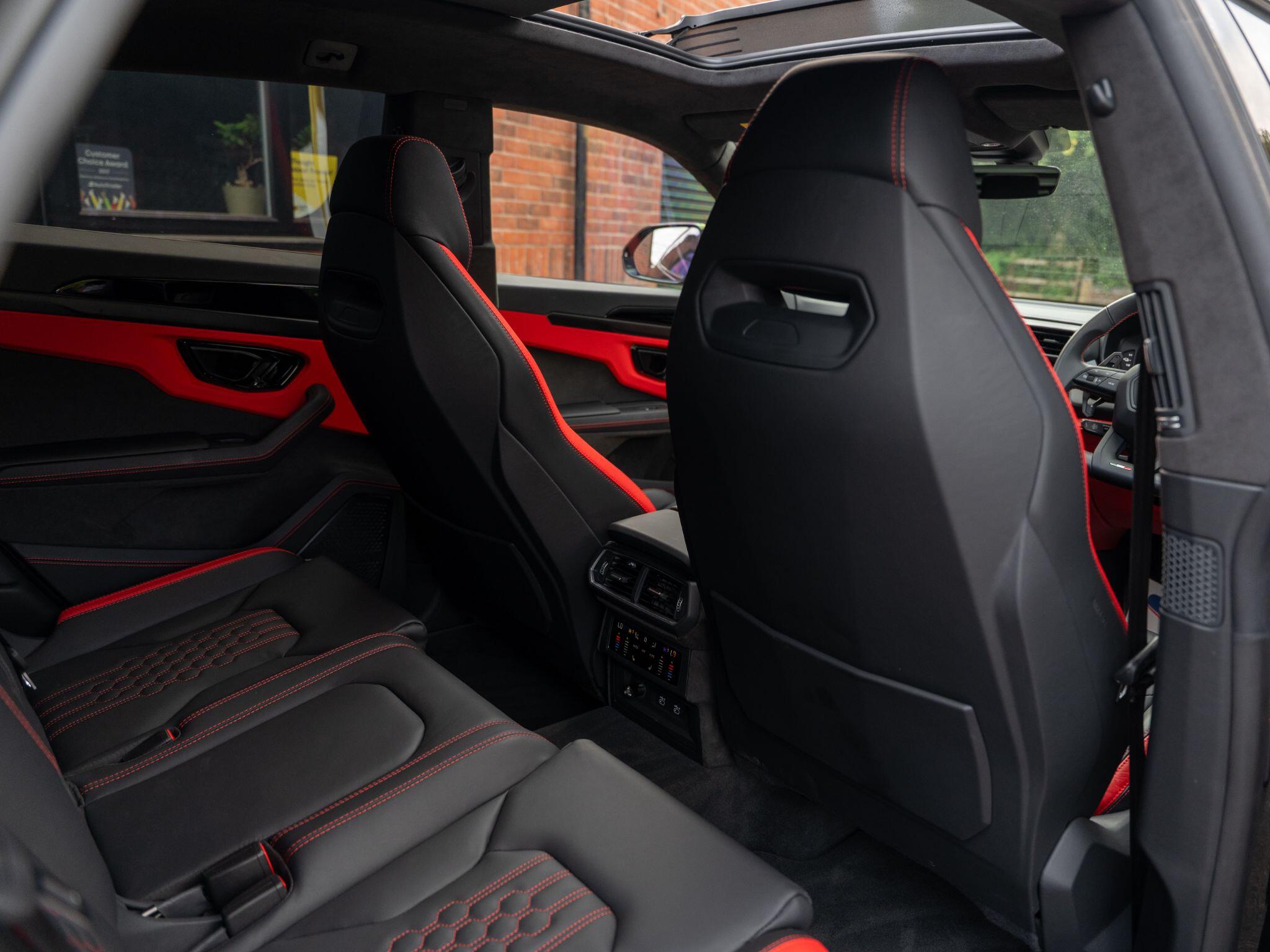 Lamborghini Urus view 51