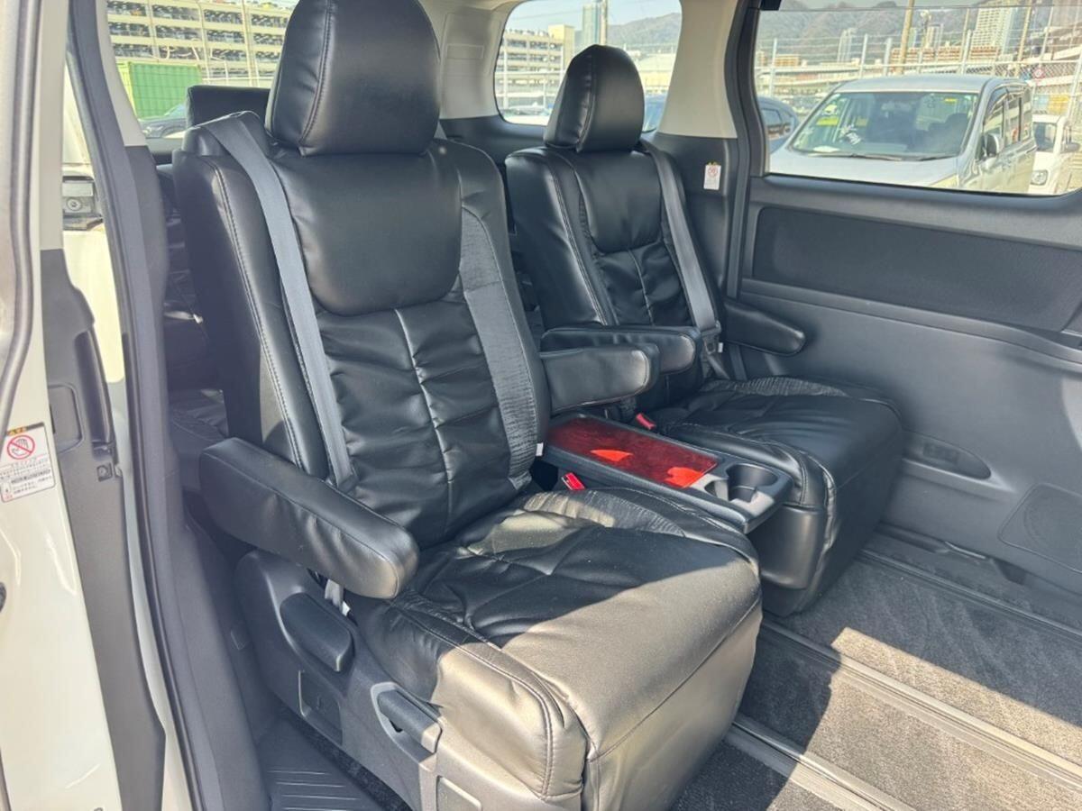Toyota Vellfire view 15