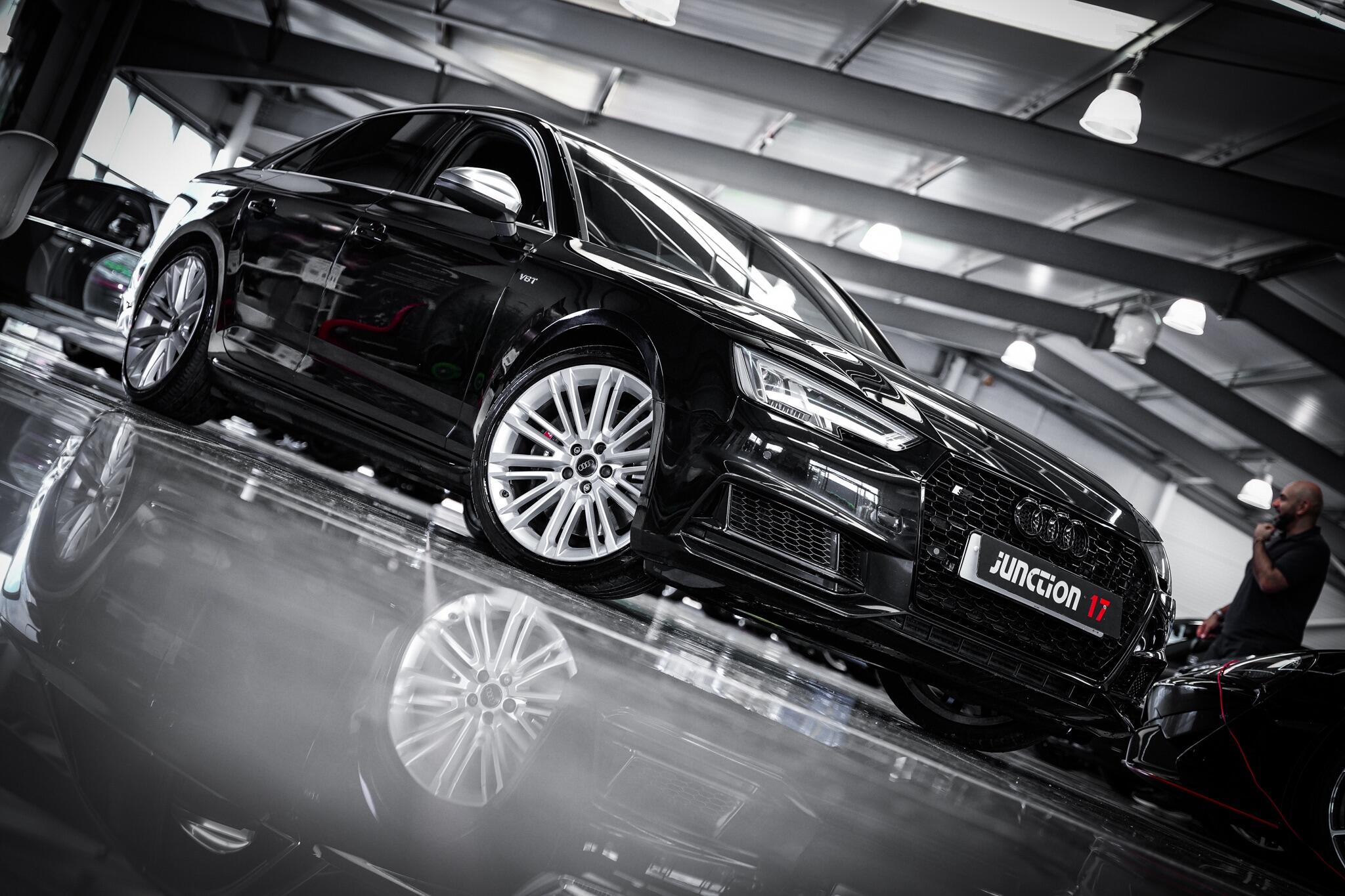 Audi S4 view 8