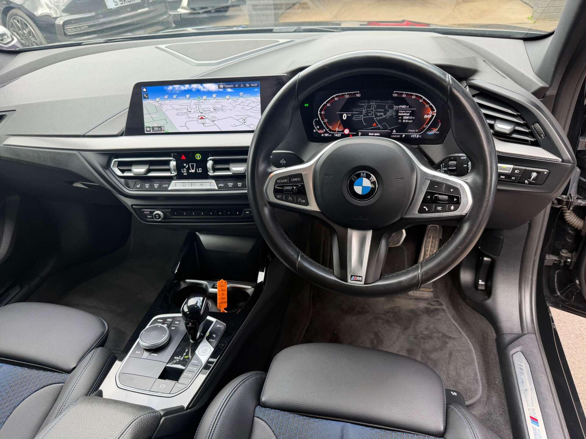 BMW 1 Series view 14