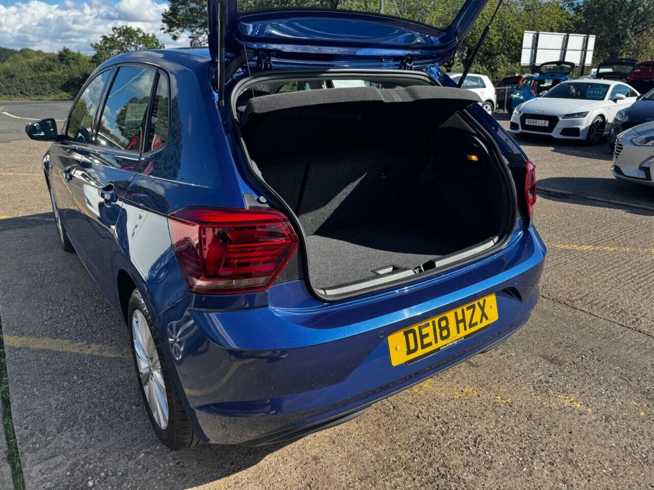 Volkswagen Polo view 22