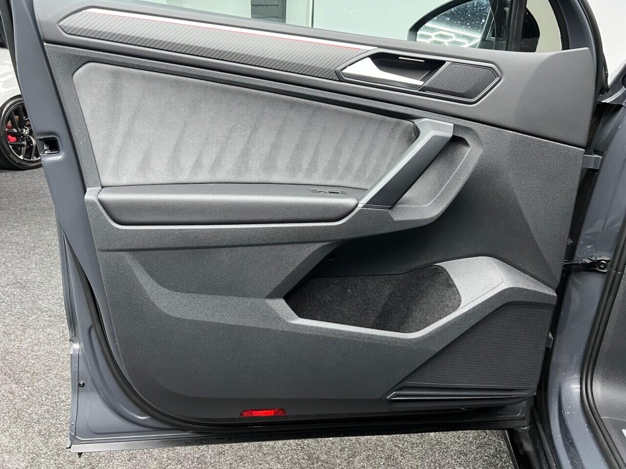 Volkswagen Tiguan view 29