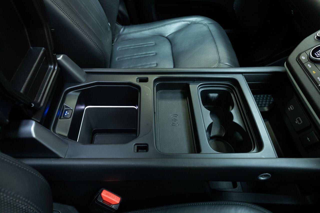 Land Rover Defender 110 view 36
