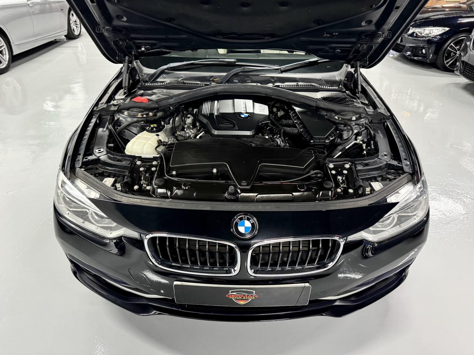 BMW 3 Series view 24
