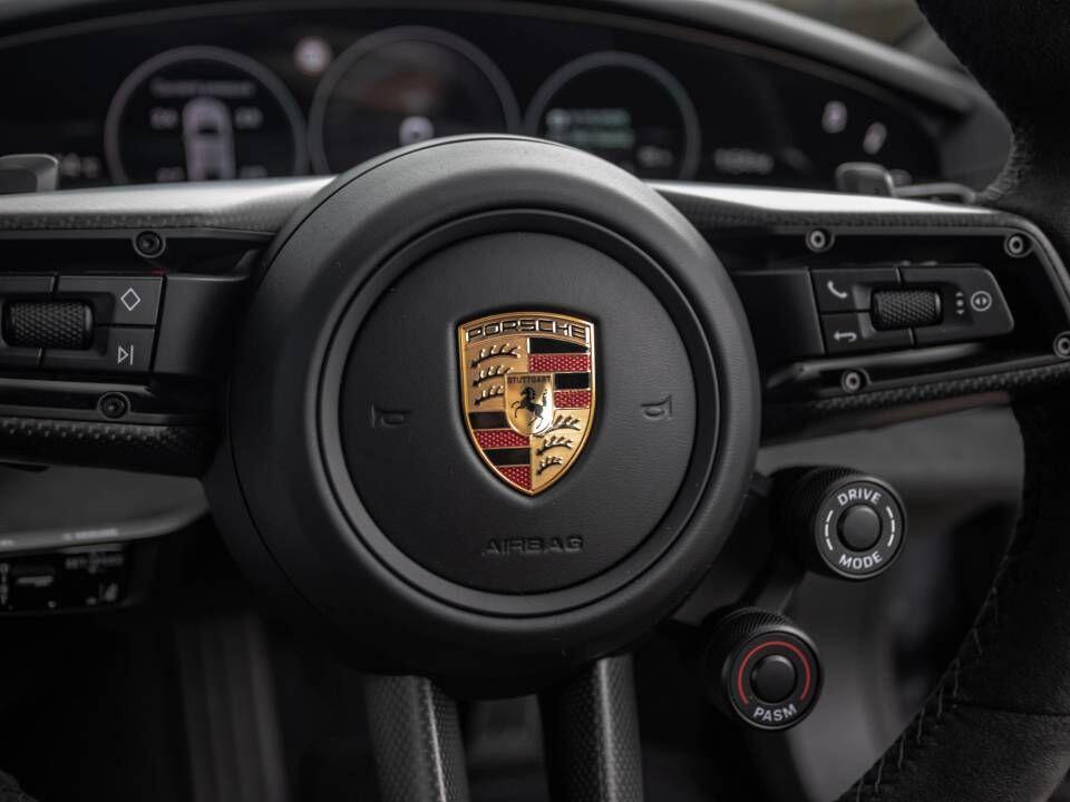 Porsche Taycan view 63