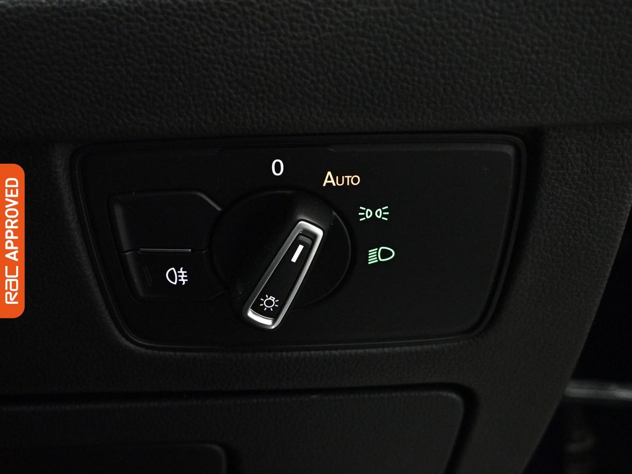 Volkswagen Passat view 19