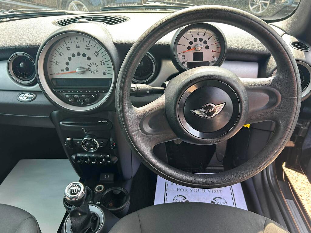 Mini Convertible view 10