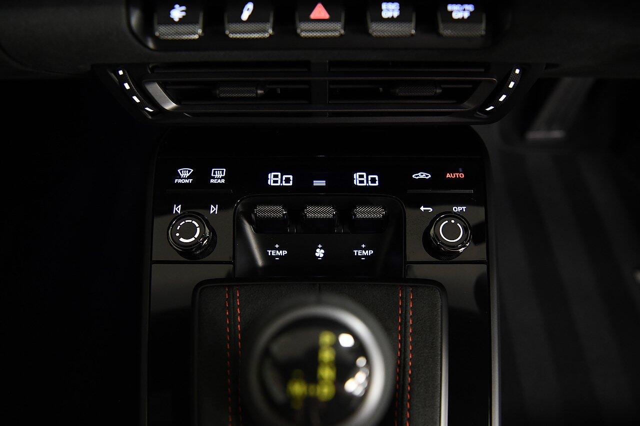 Porsche 911 view 20