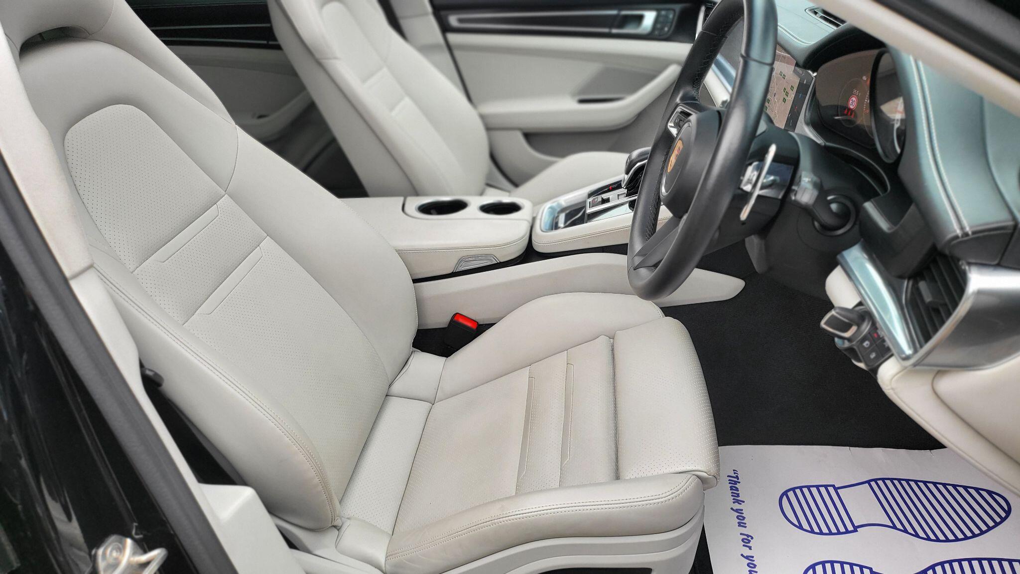 Porsche Panamera view 16
