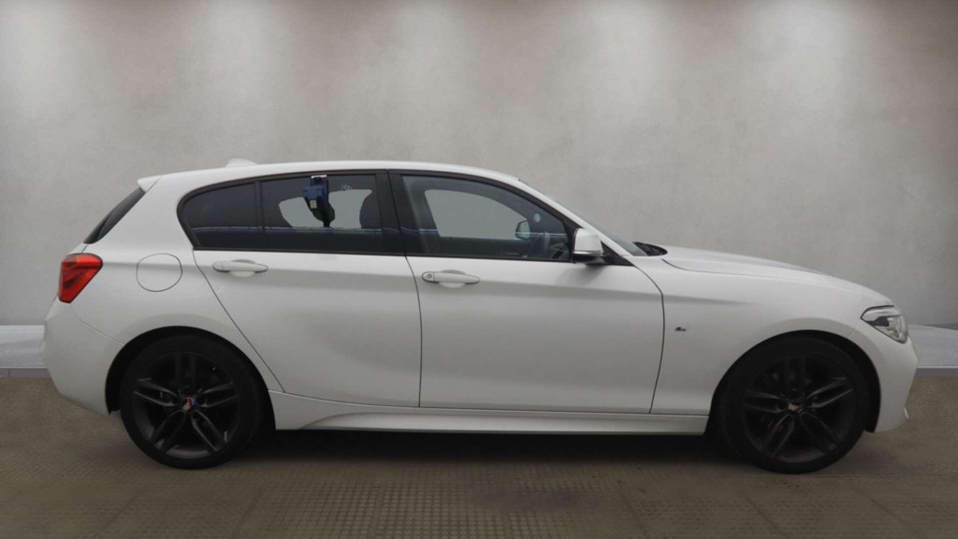 BMW 1 Series view 10