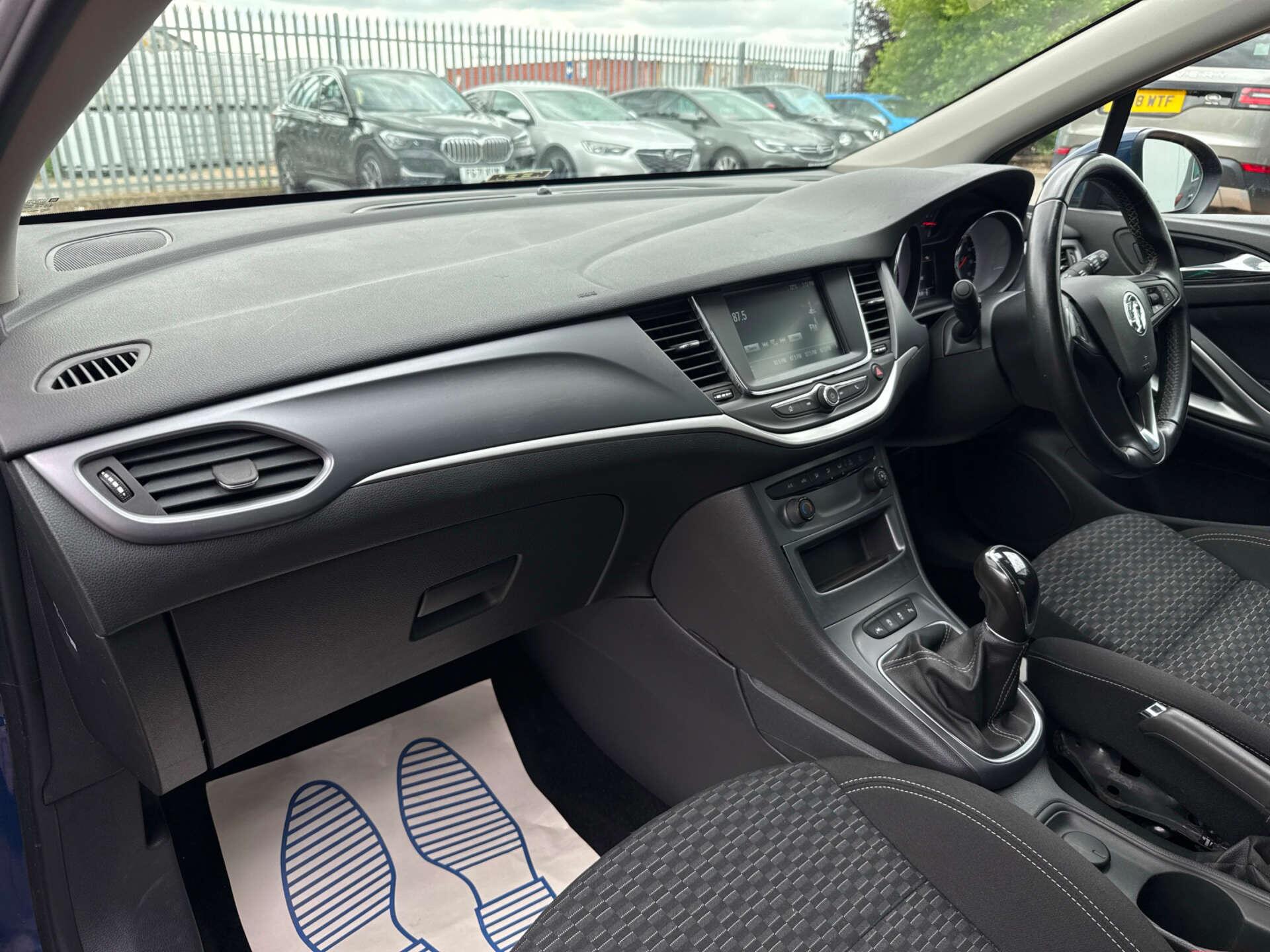 Vauxhall Astra view 35