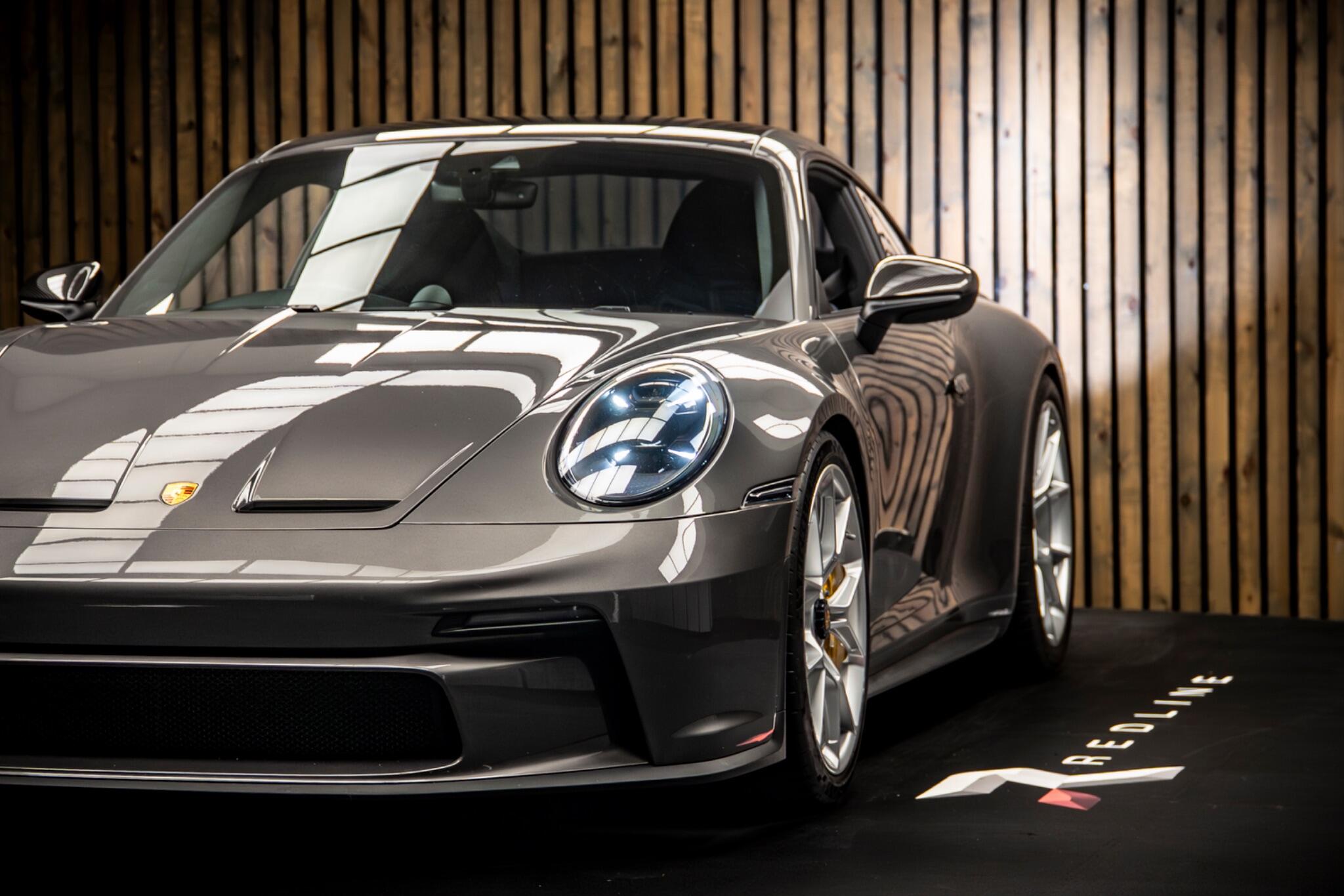 Porsche 911 view 13