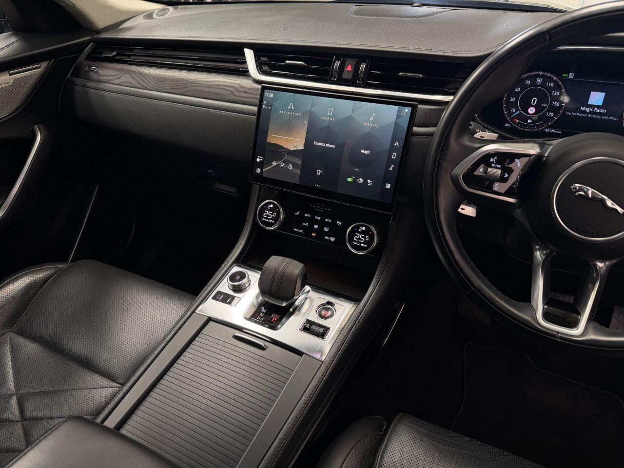 Jaguar F-Pace view 8