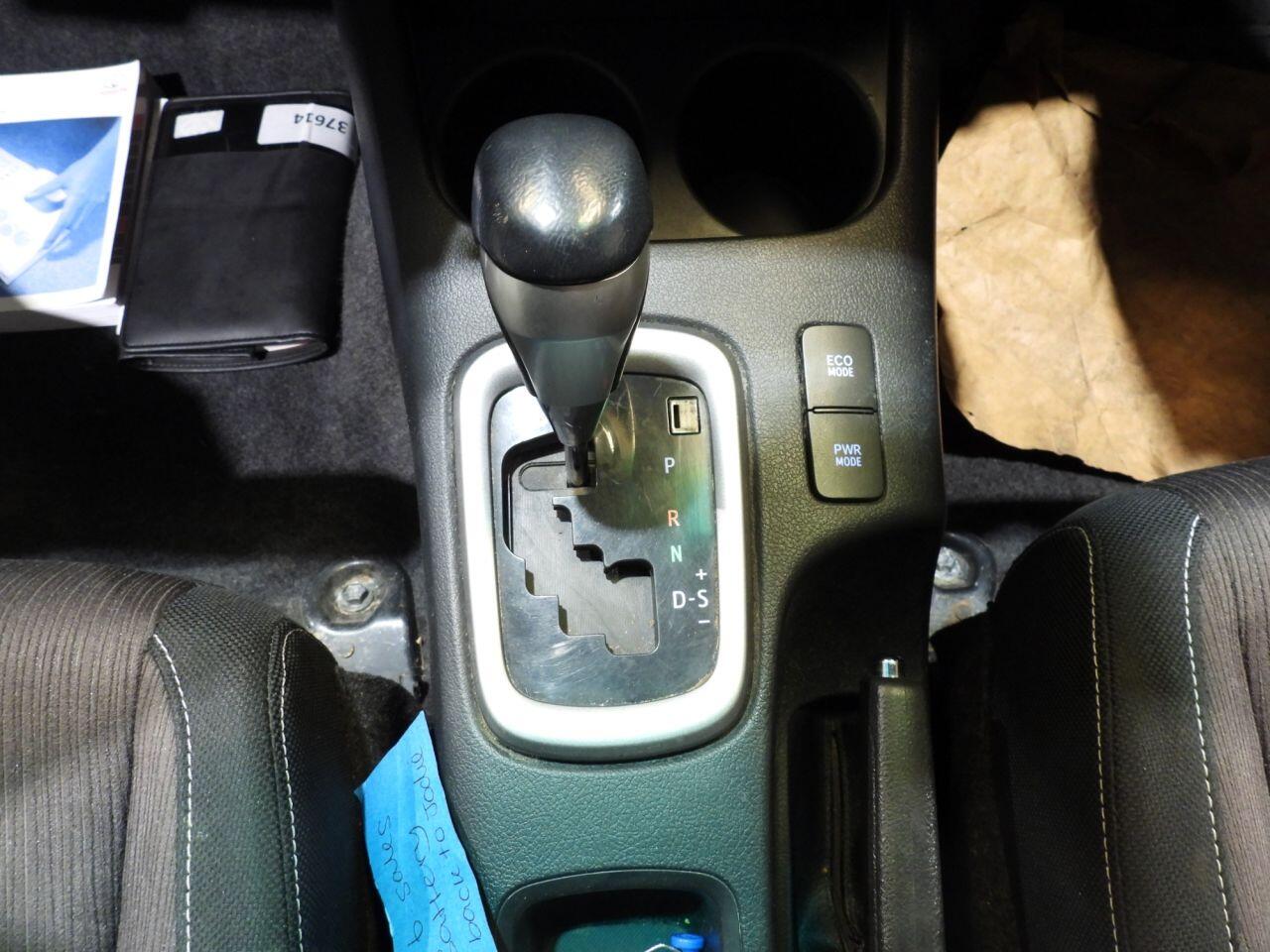 Toyota Hilux view 42