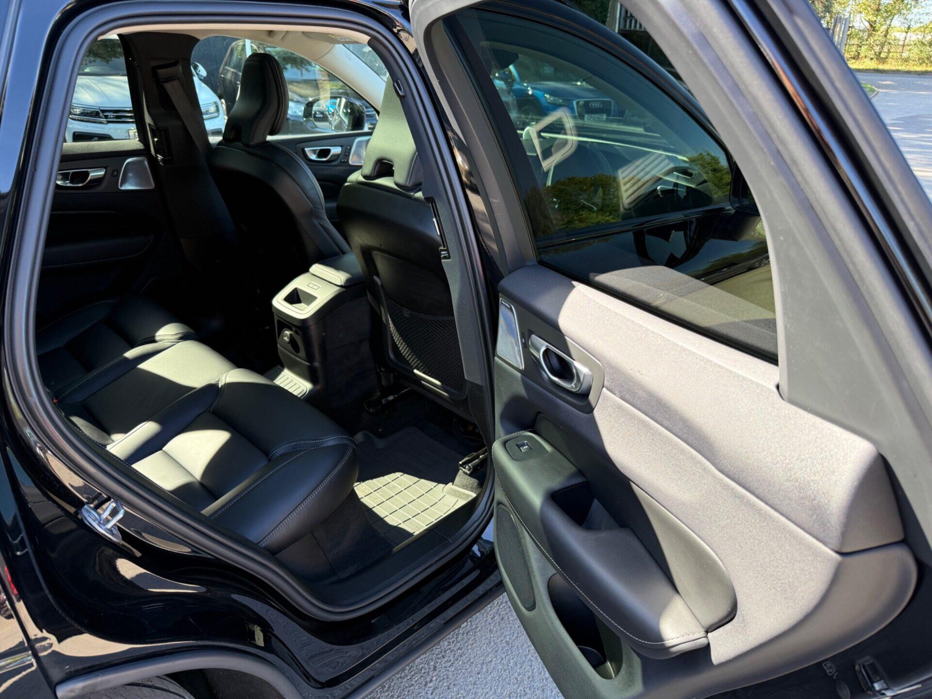 Volvo XC60 view 35