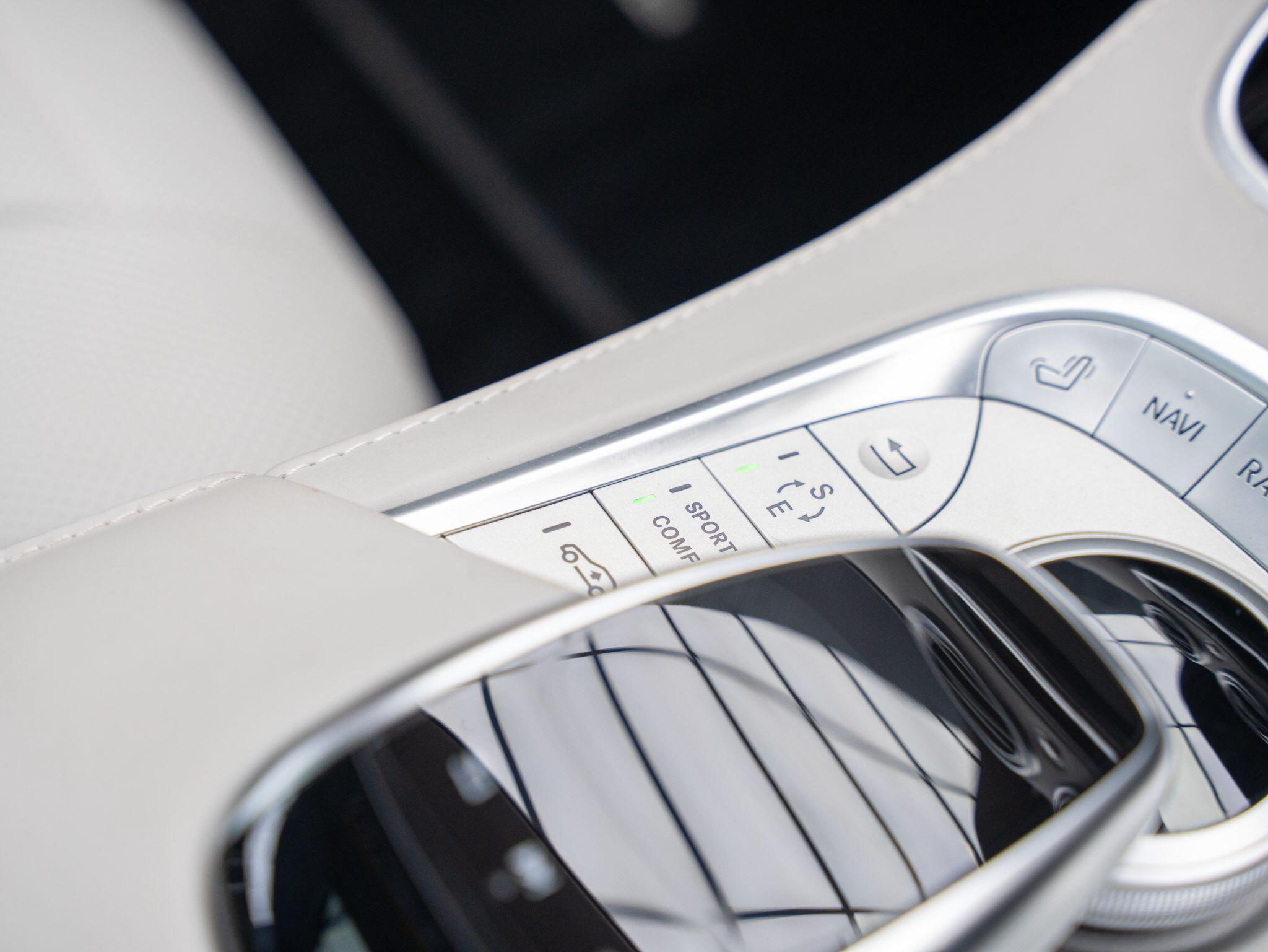 Mercedes-Benz S-Class view 34