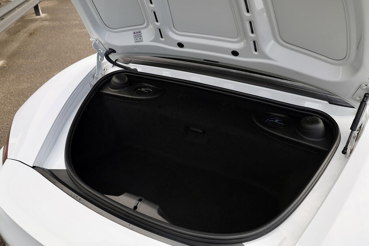 Porsche 718 Boxster view 22