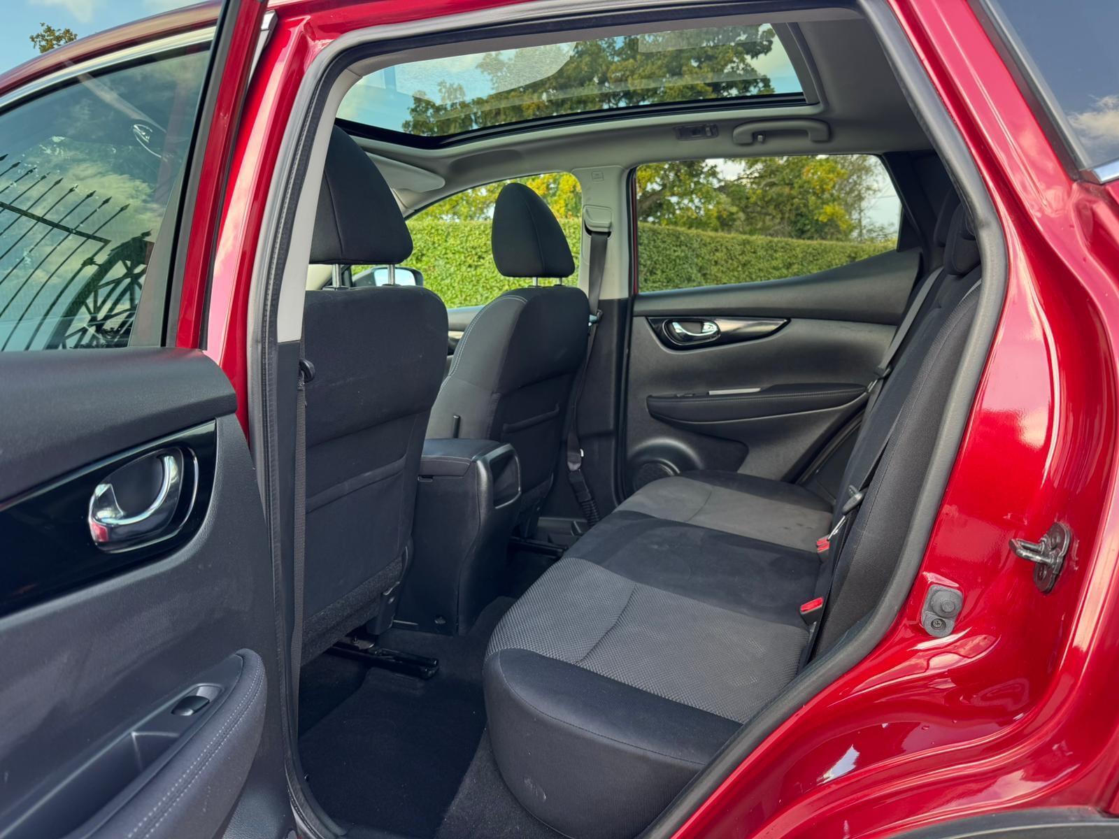 2014 Nissan Qashqai image 27