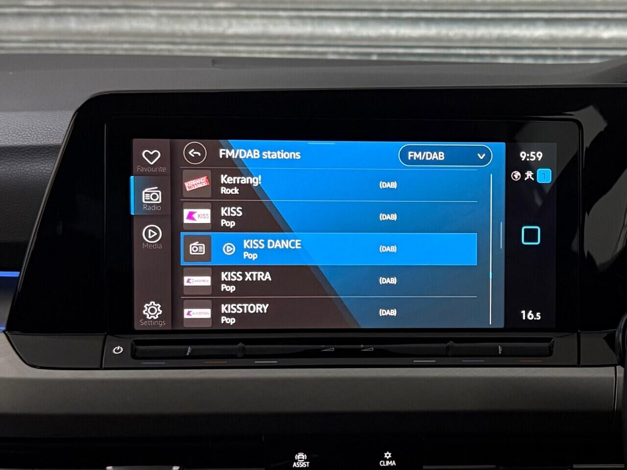 Volkswagen Golf view 20