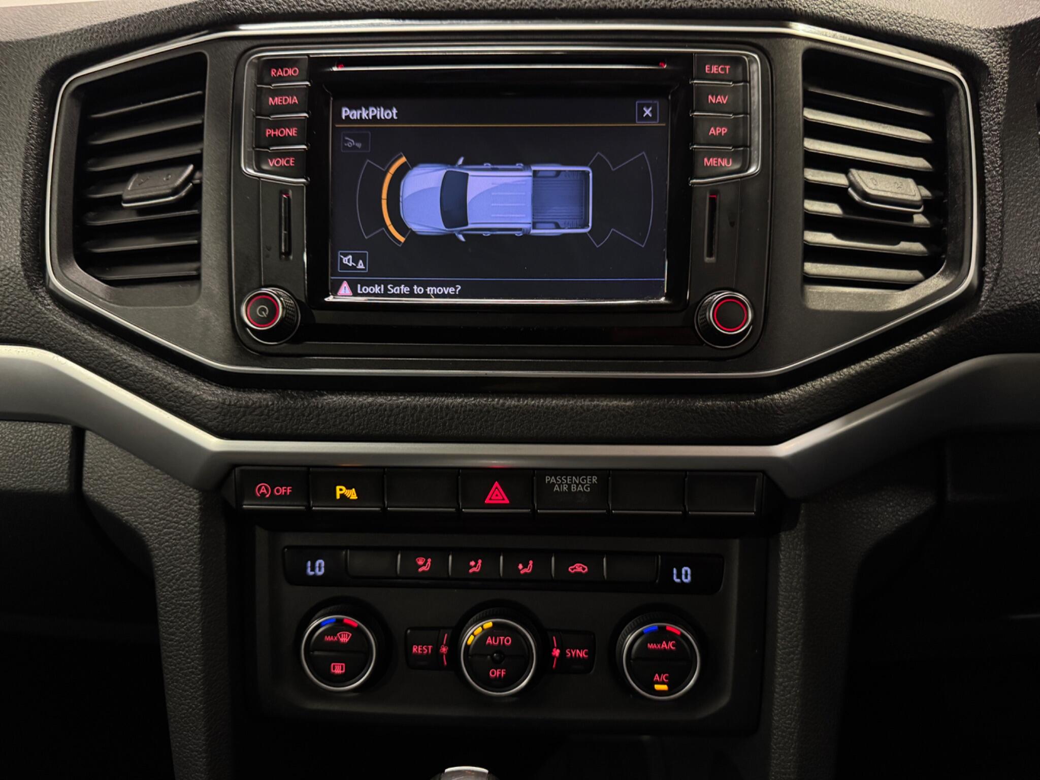Volkswagen Amarok view 18