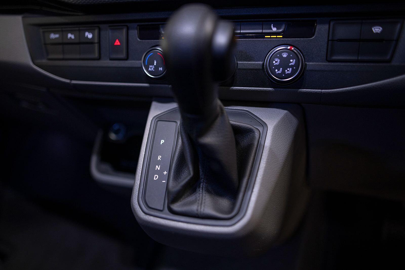 Volkswagen Transporter view 22