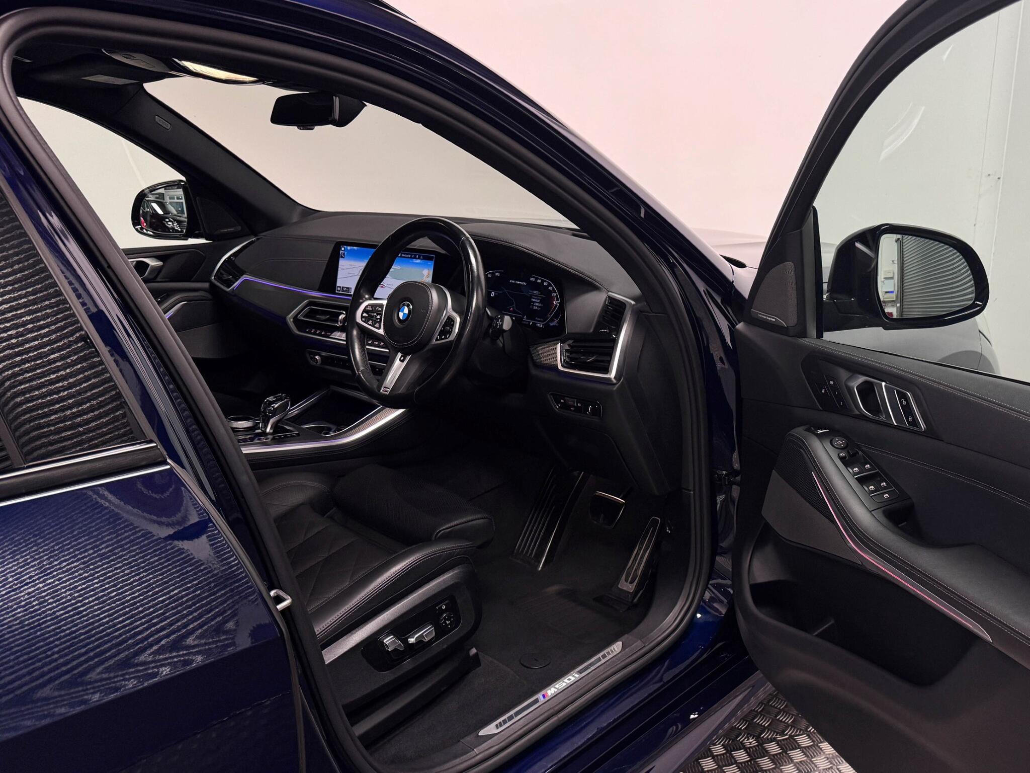 BMW X5 view 32