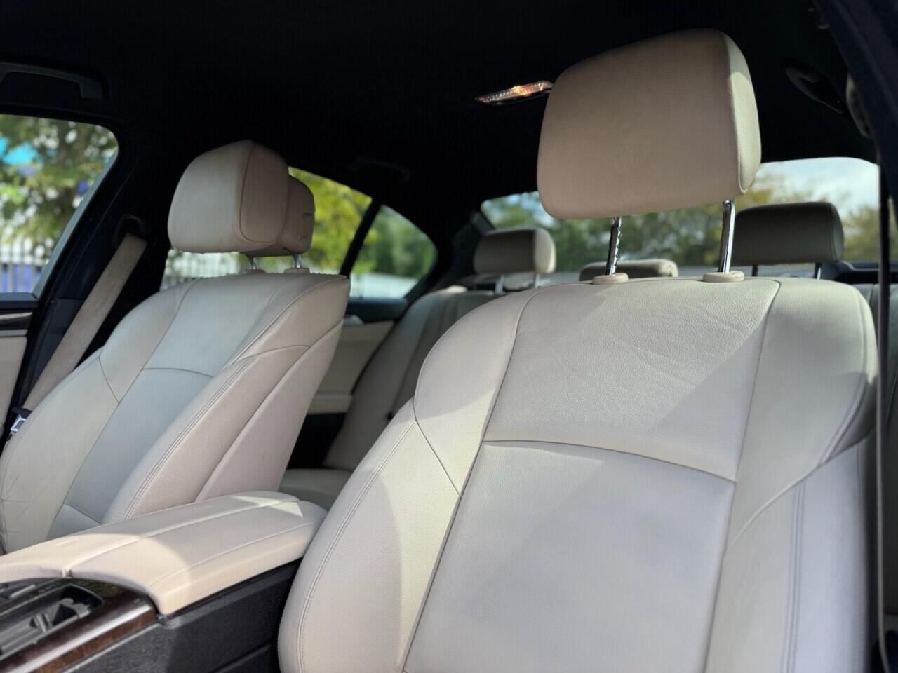 BMW 5 Series view 31