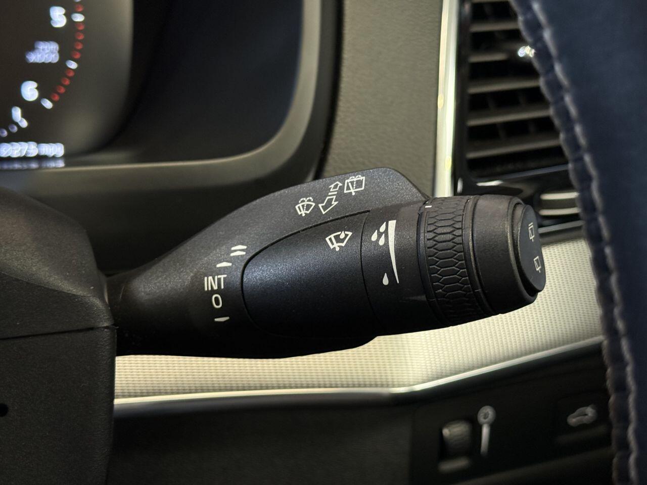 Volvo XC90 view 41