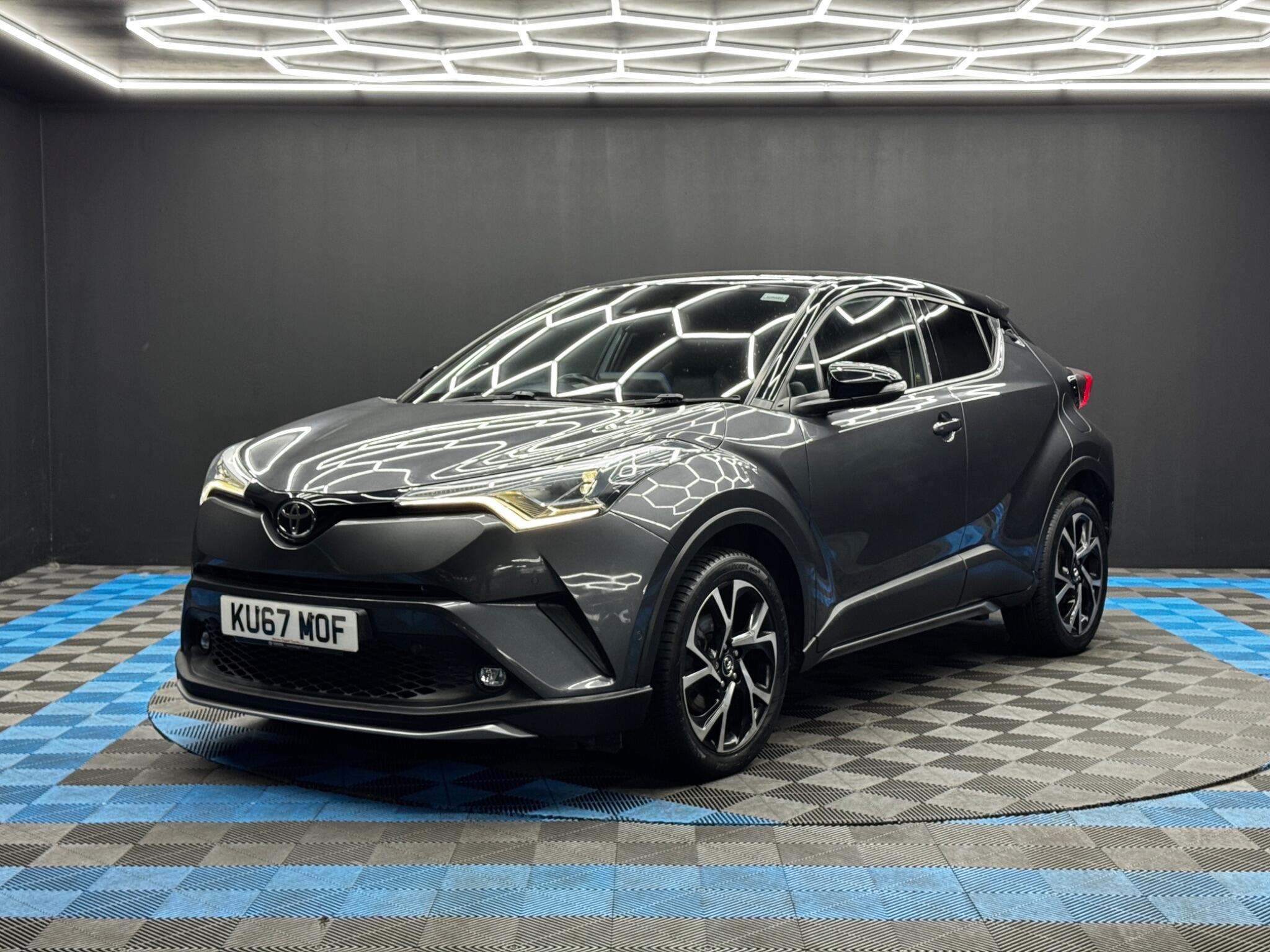 Toyota C-HR view 3