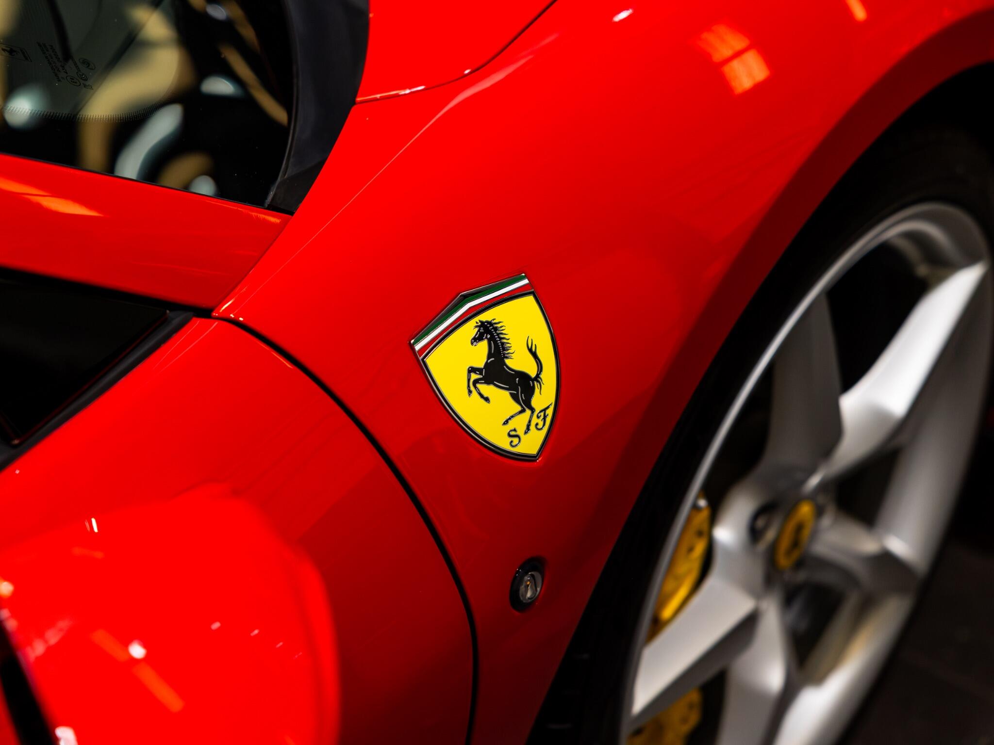 Ferrari F8 Tributo view 18