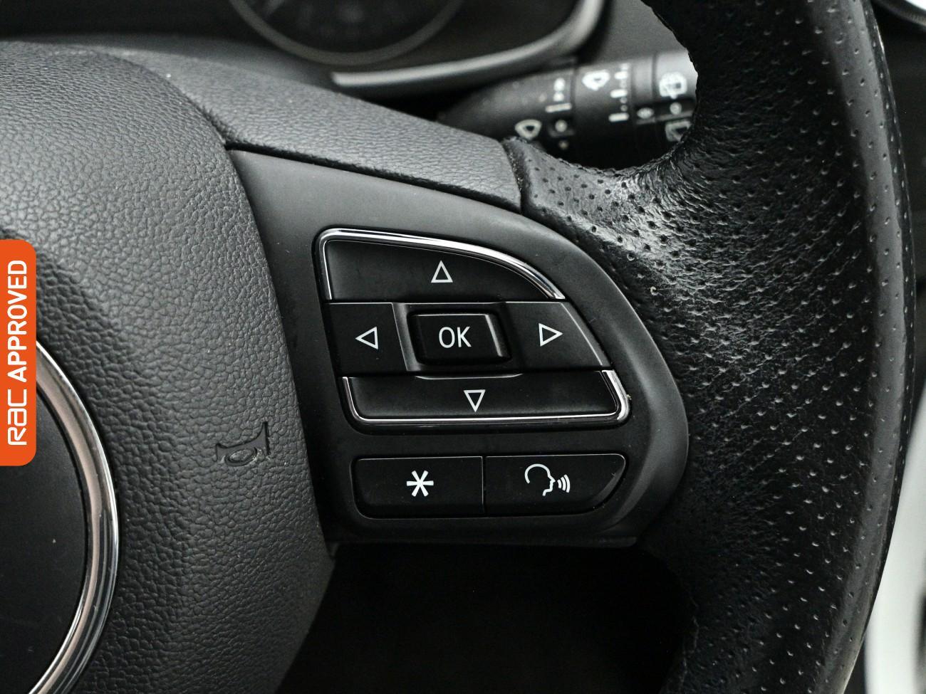 MG ZS view 25