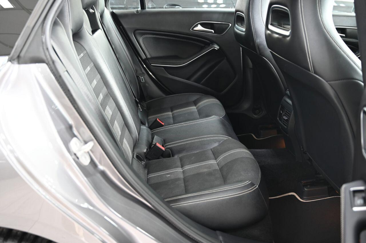 Mercedes-Benz Cla view 16