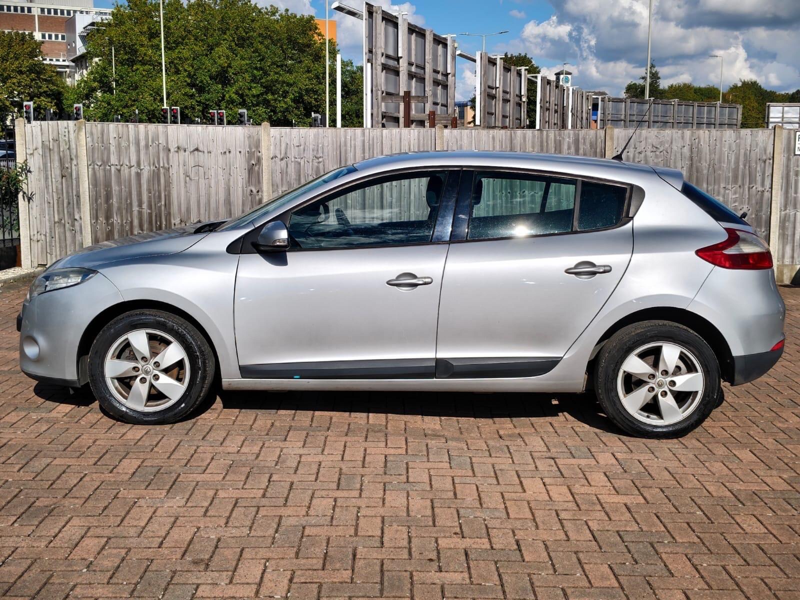 Renault Megane view 8