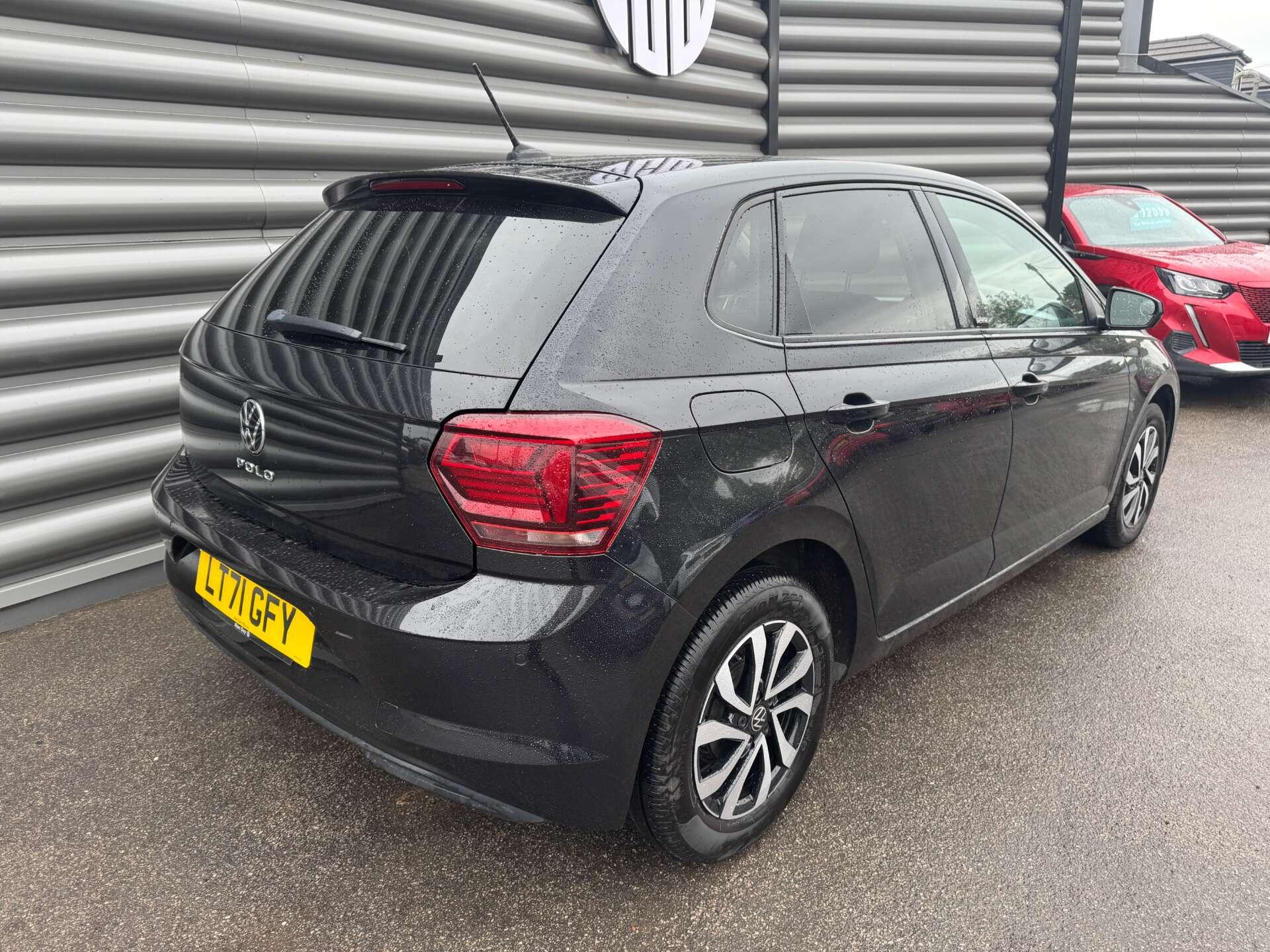Volkswagen Polo view 3