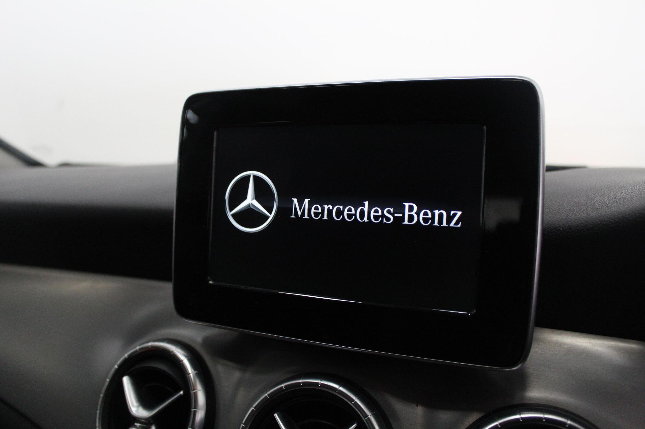Mercedes-Benz CLA view 33
