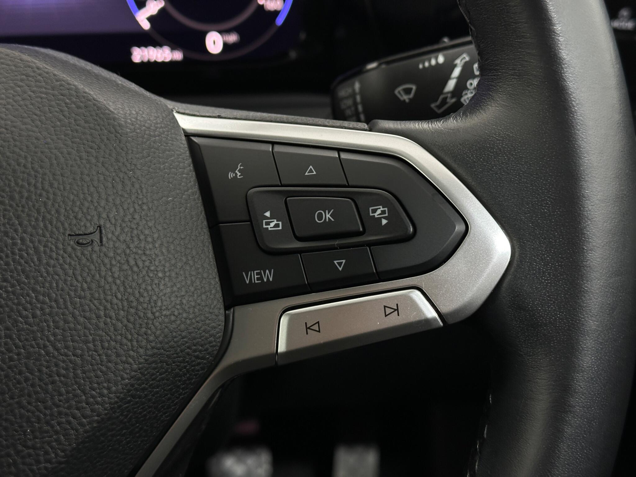 Volkswagen Golf view 16