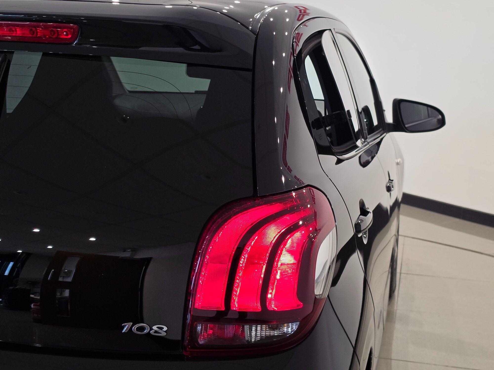 Peugeot 108 view 16