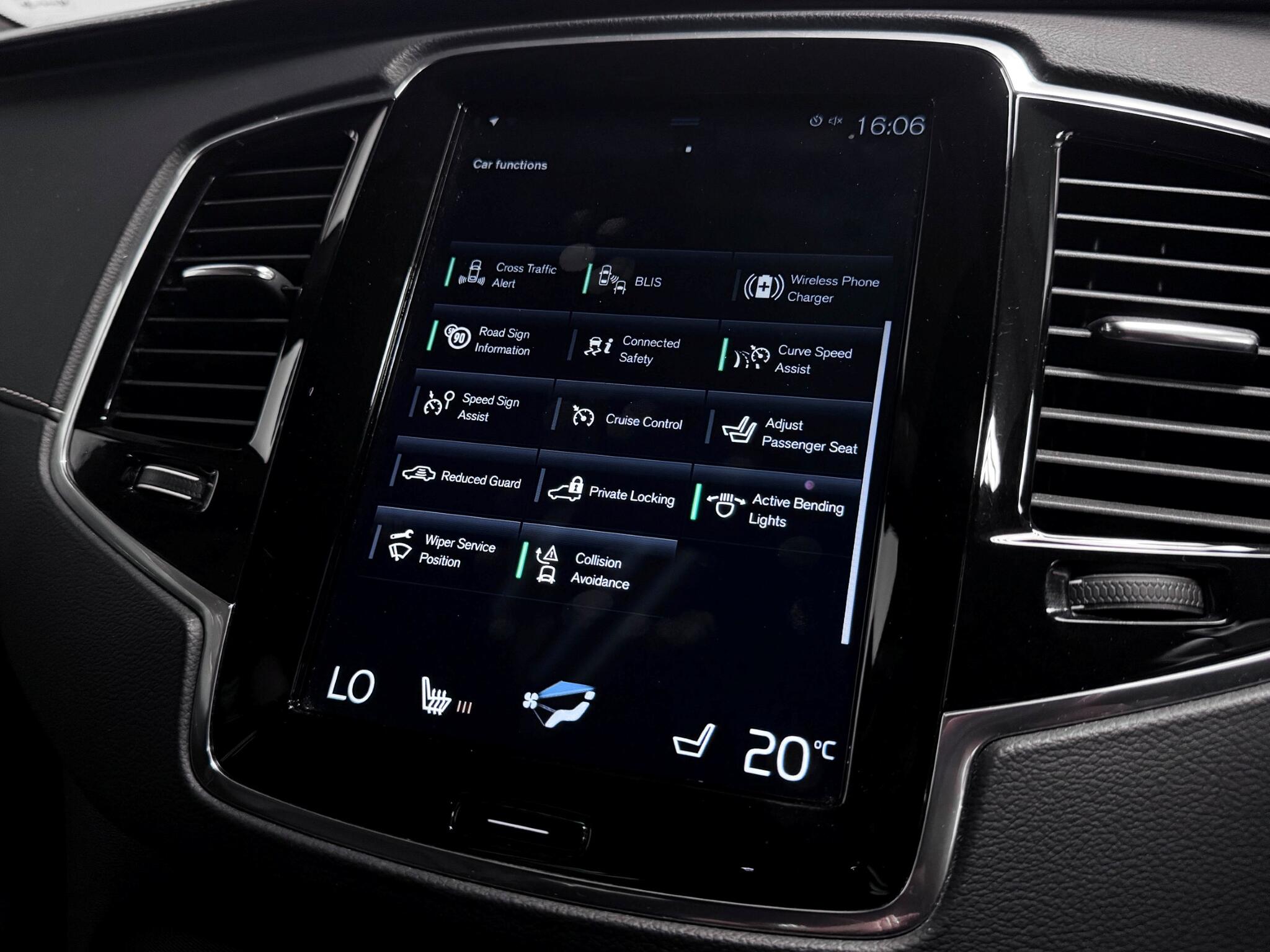 Volvo XC90 view 51