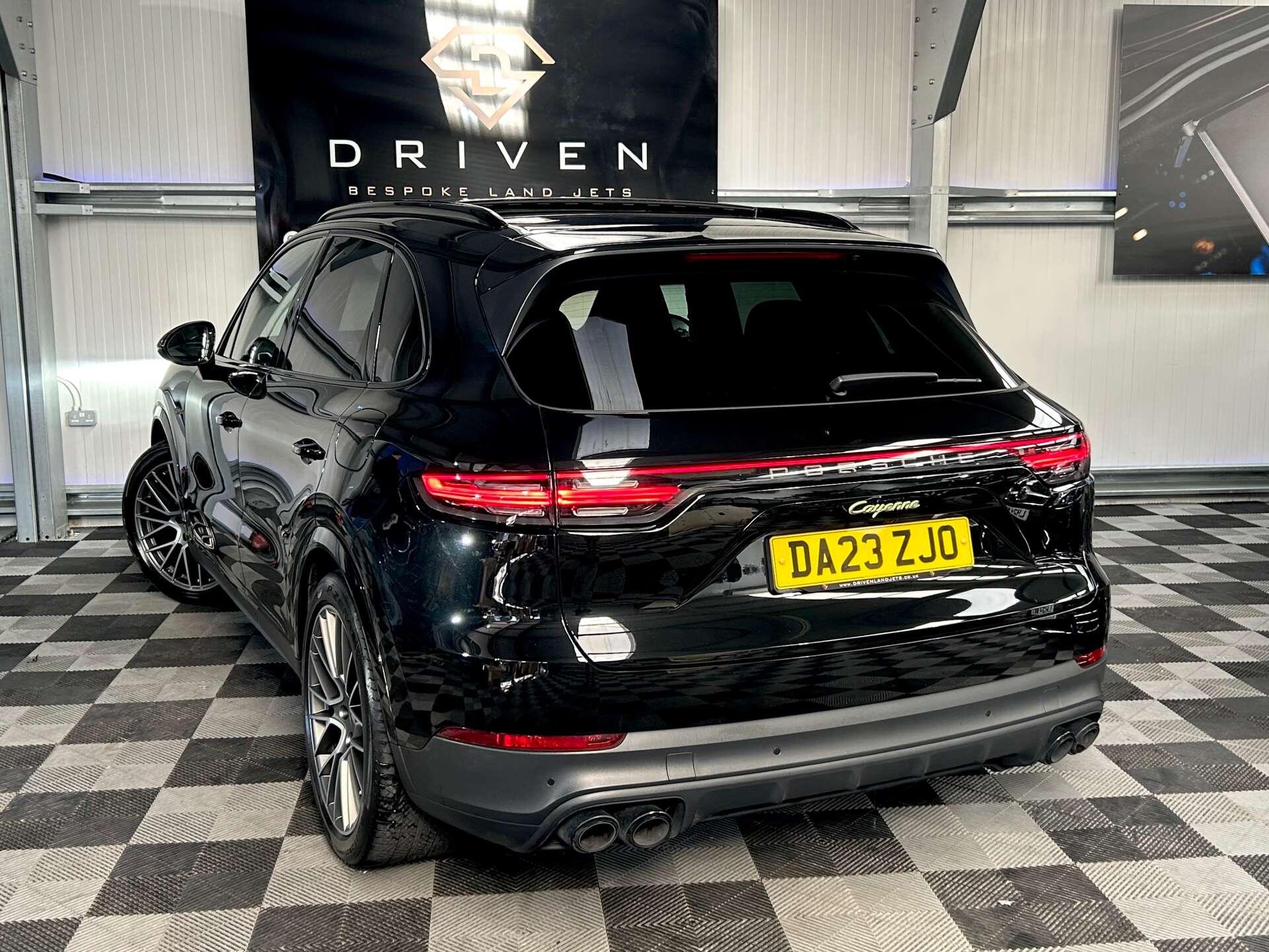 Porsche Cayenne view 12