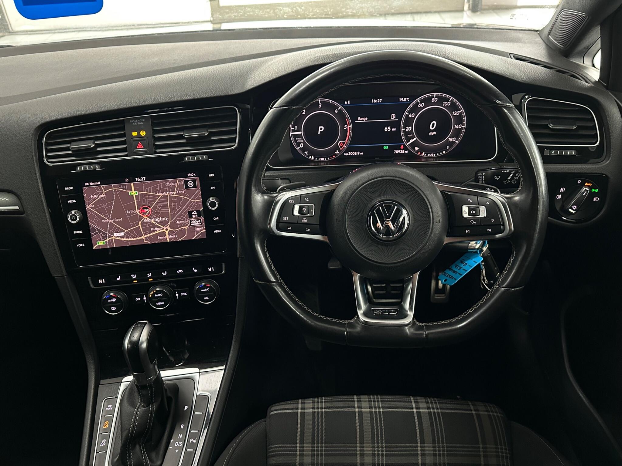 Volkswagen Golf view 18