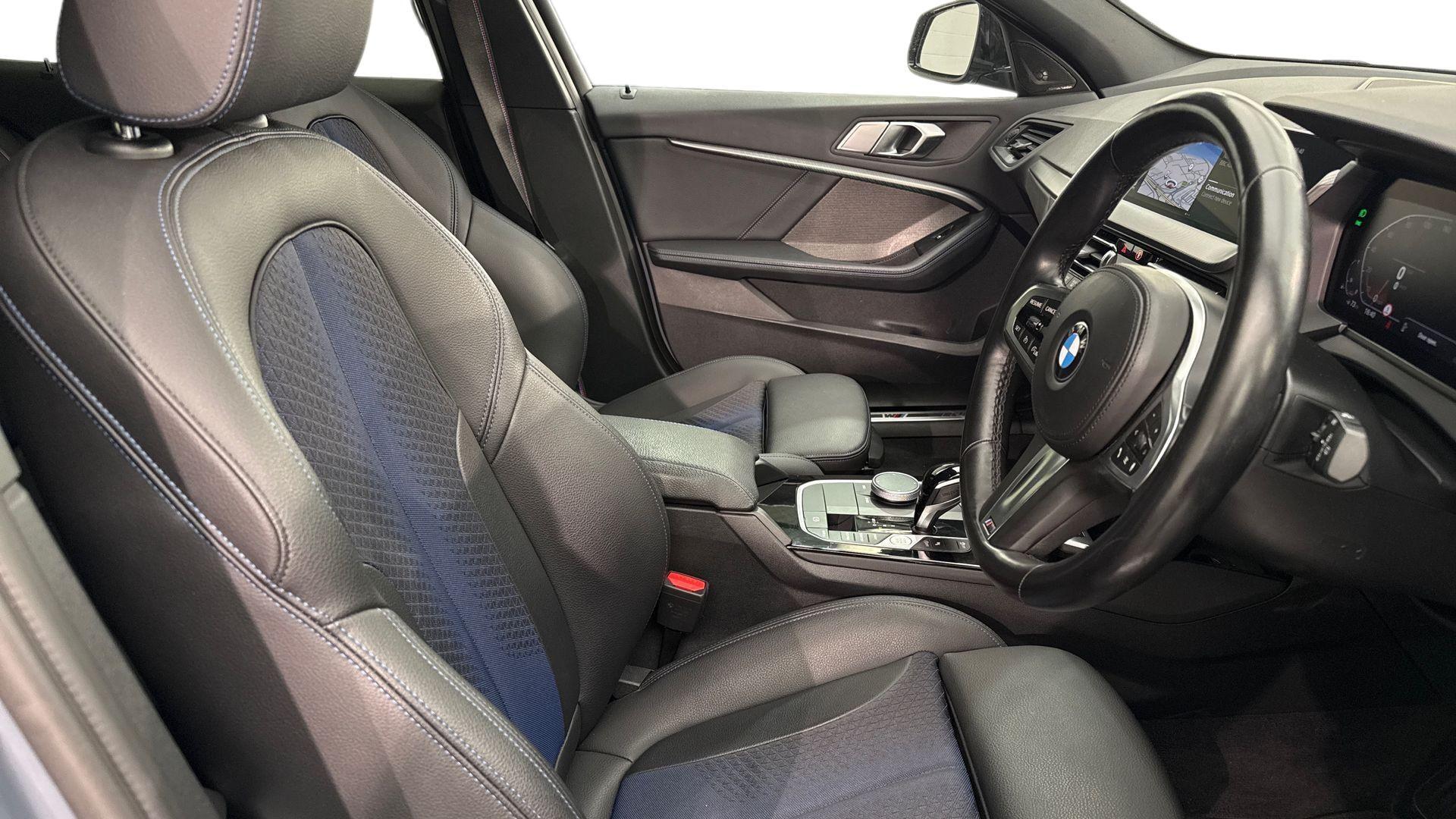 BMW 1 Series view 11
