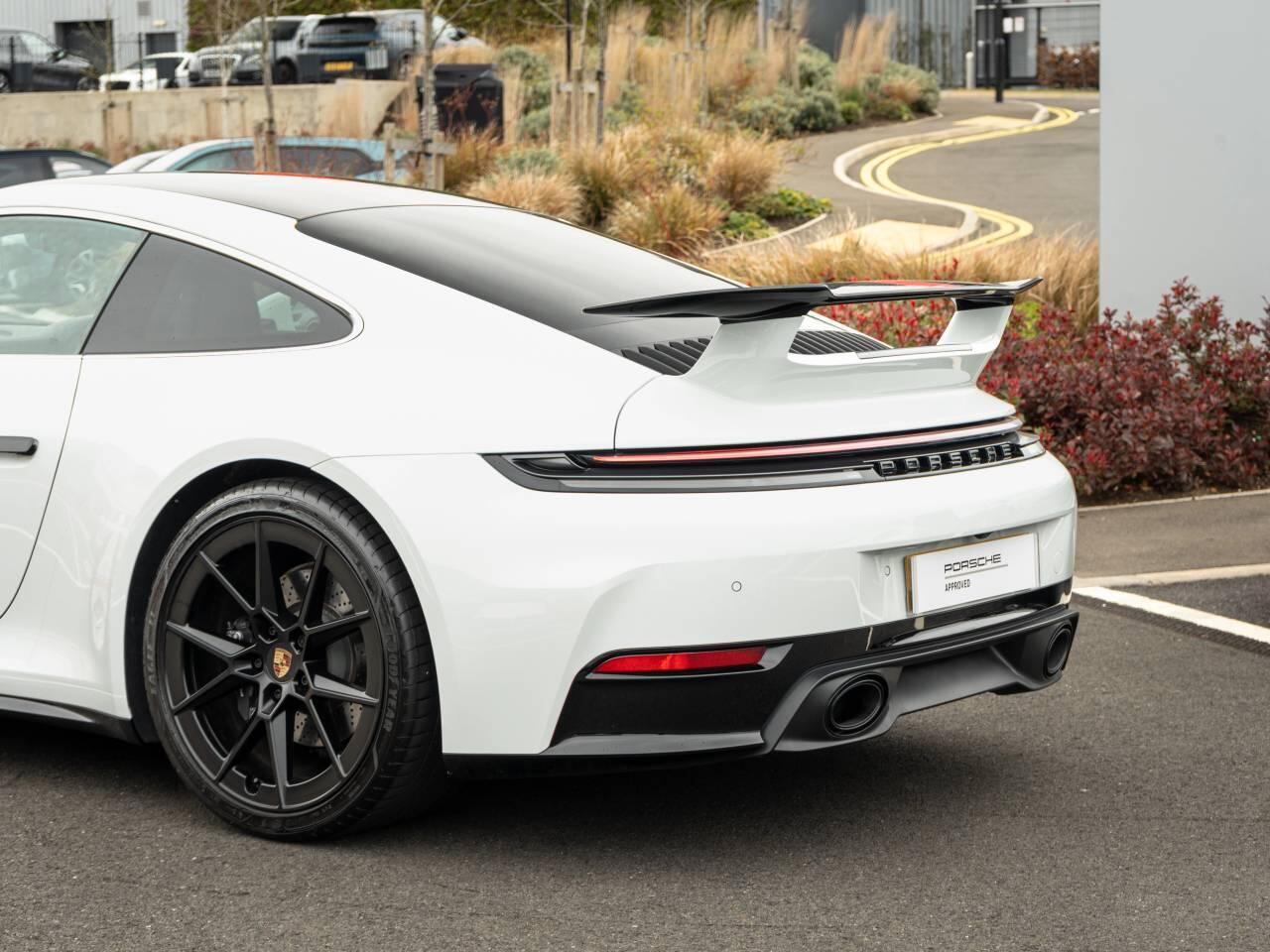 Porsche 911 view 51