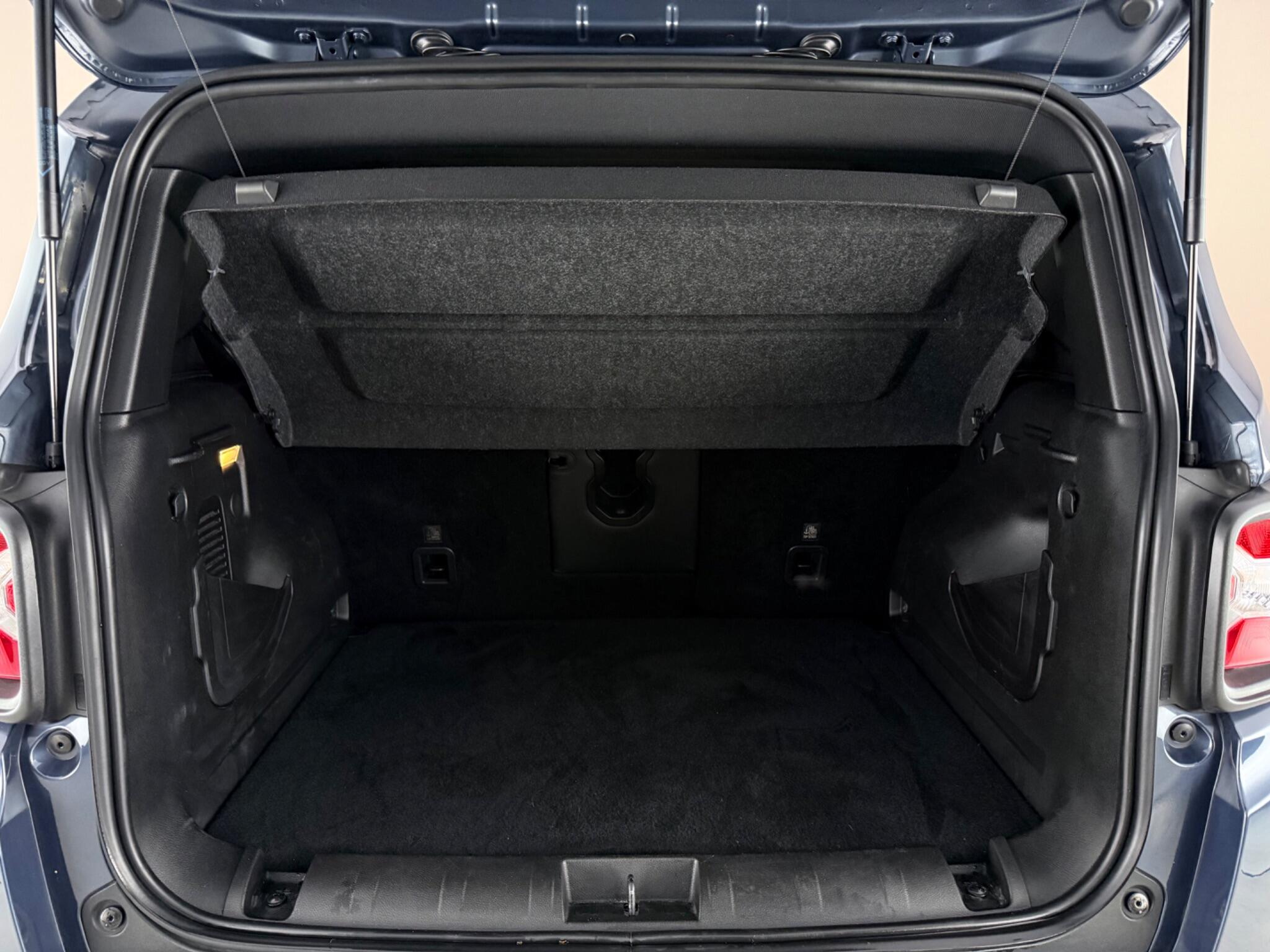 Jeep Renegade view 10