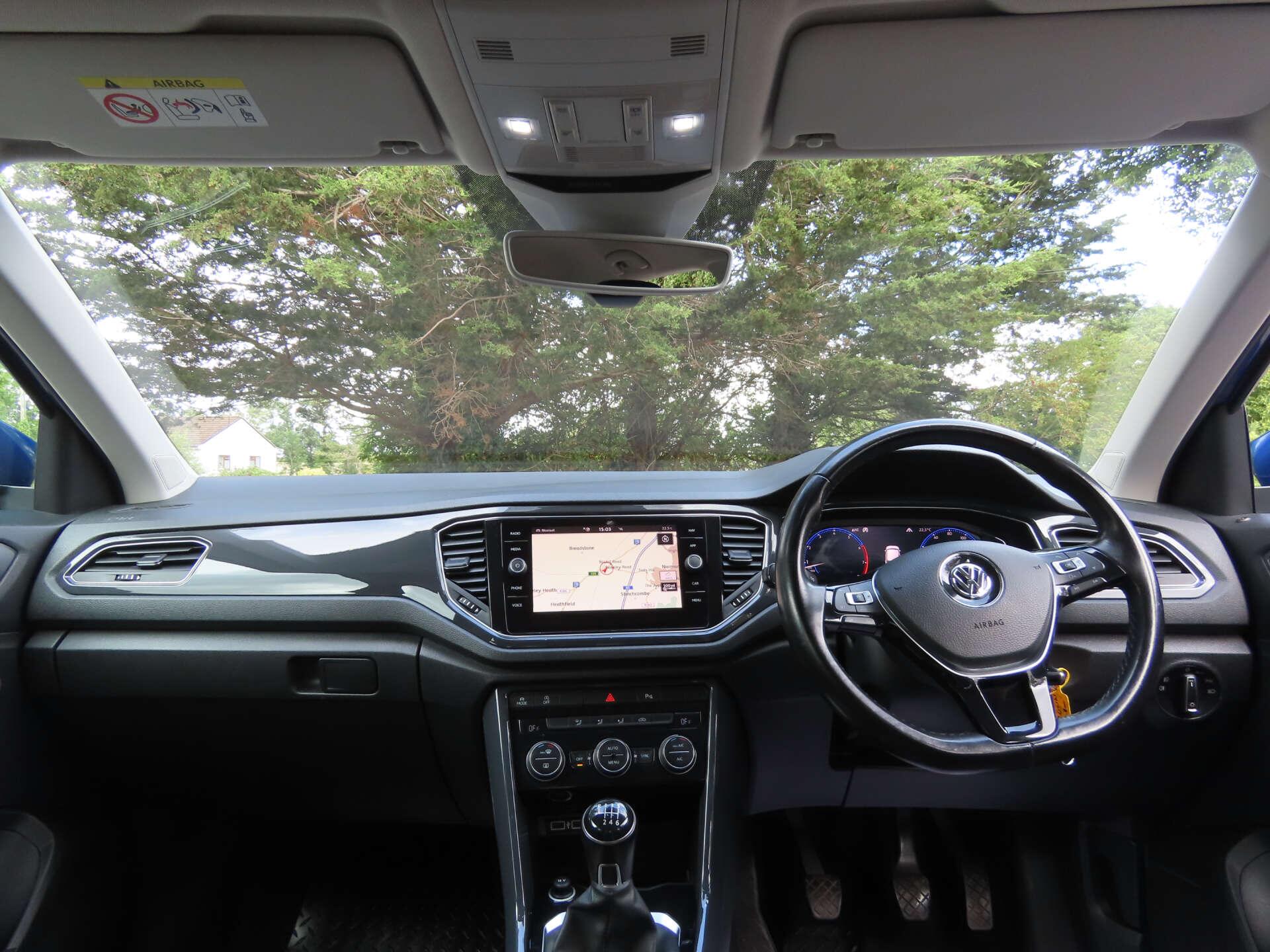 Volkswagen T-Roc view 8