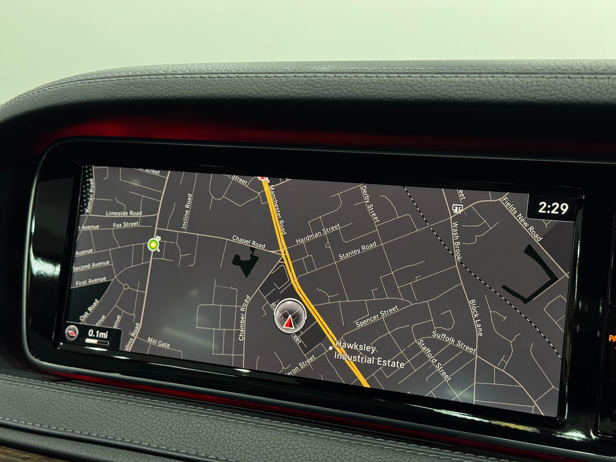 Mercedes-Benz S-Class view 32