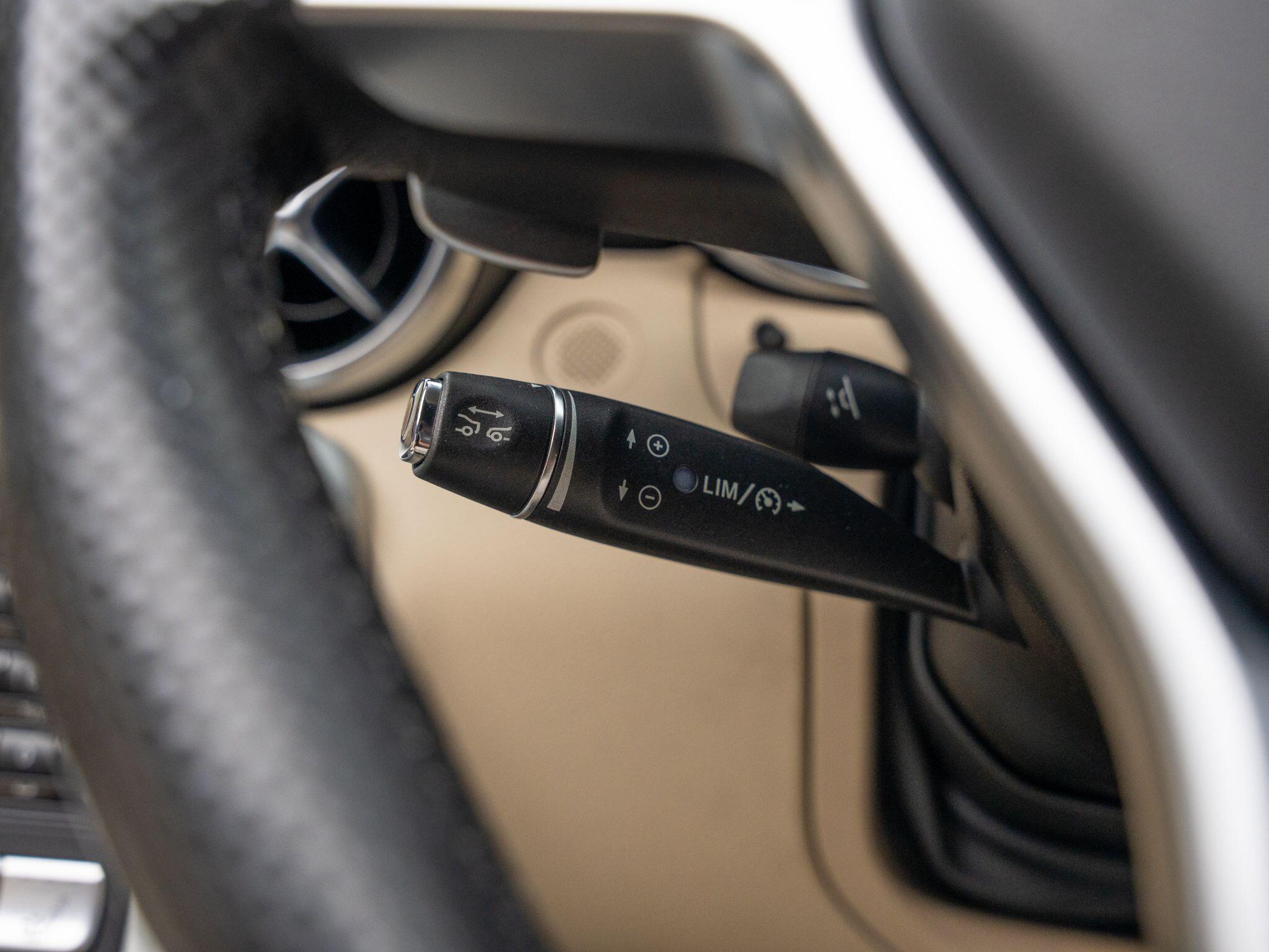 Mercedes-Benz SLK view 22