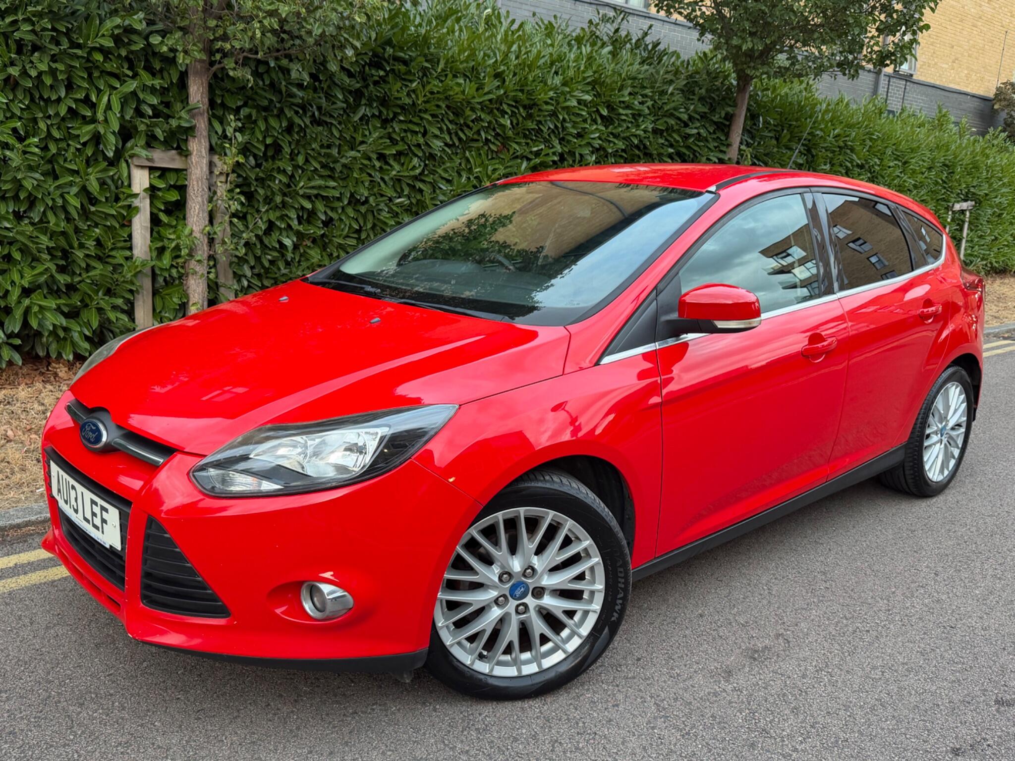 Ford Focus view 3