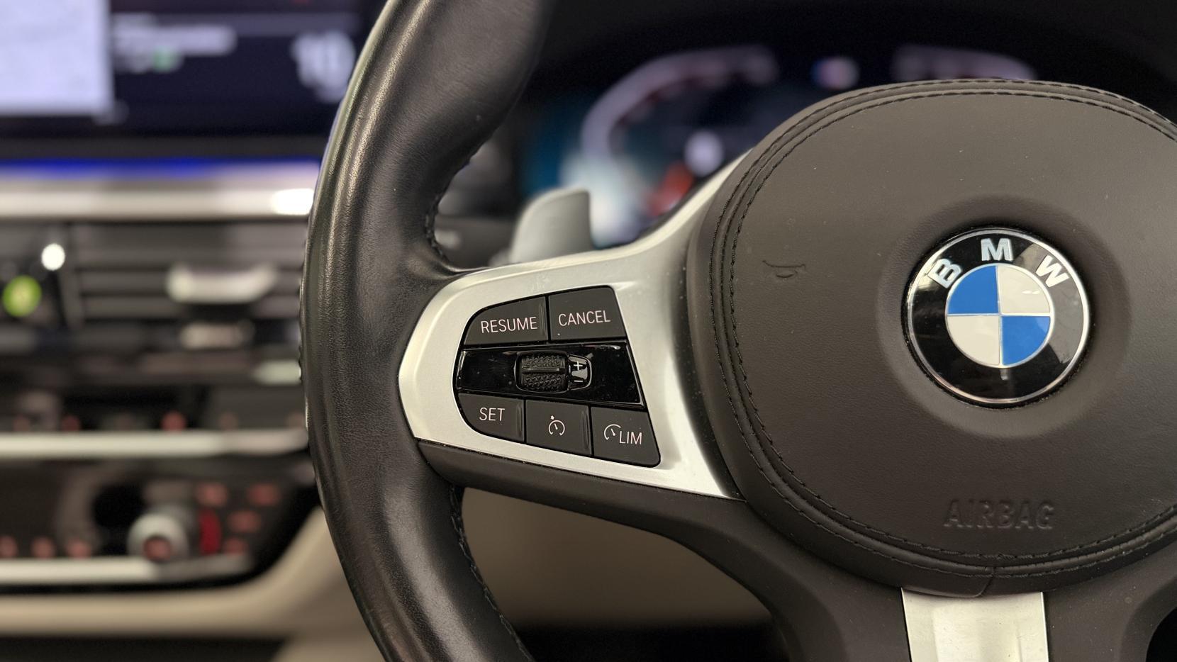 BMW 5 Series view 15