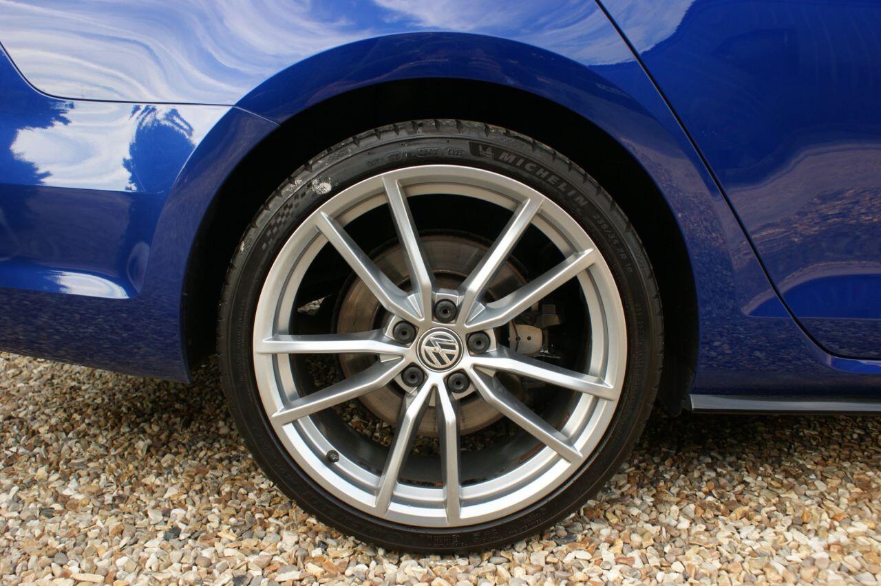 Volkswagen Golf view 13